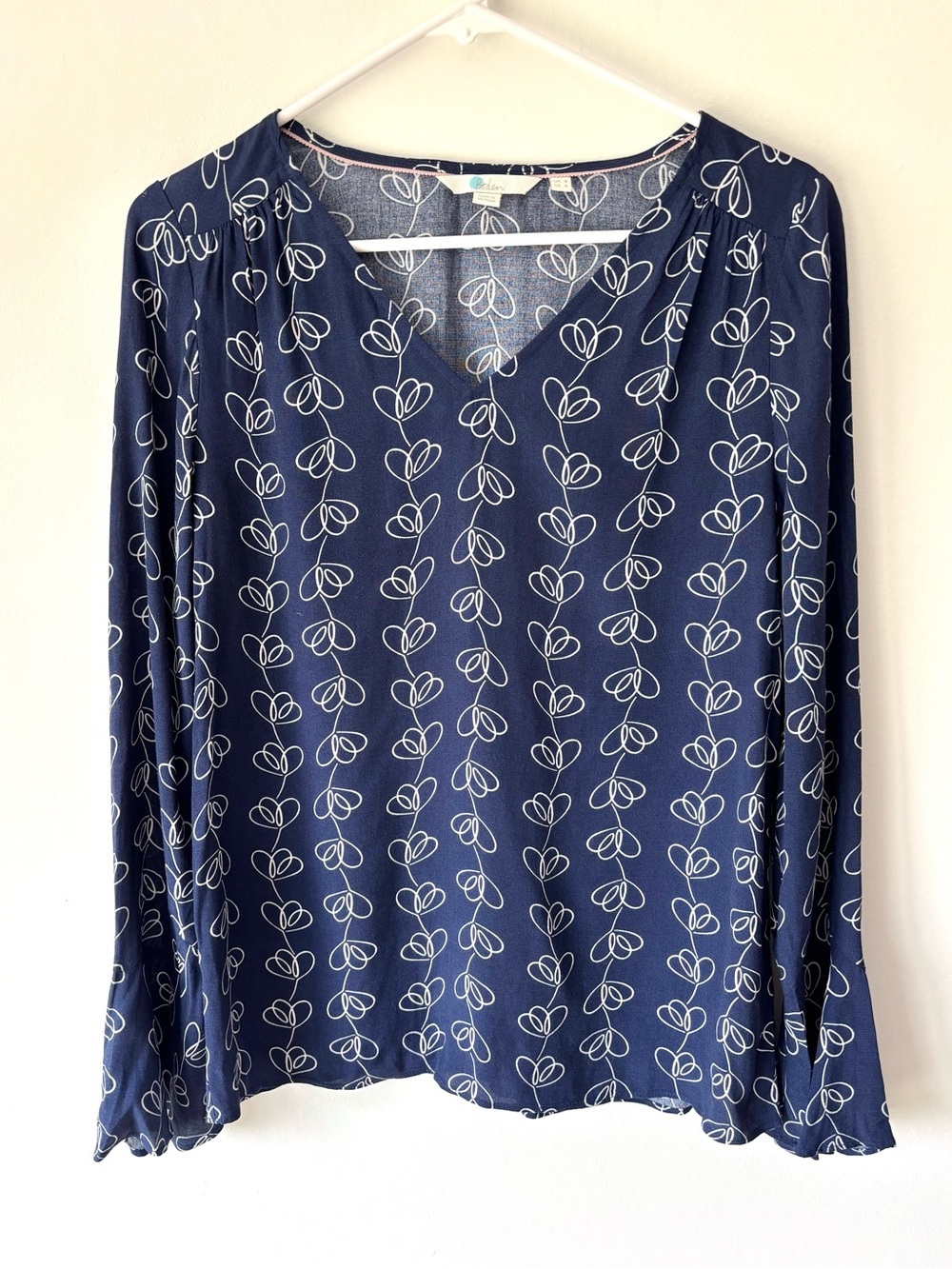 Boden Navy Ivory Victoria blouse Floral Climbing Vine Heart Print Flare Sleeves